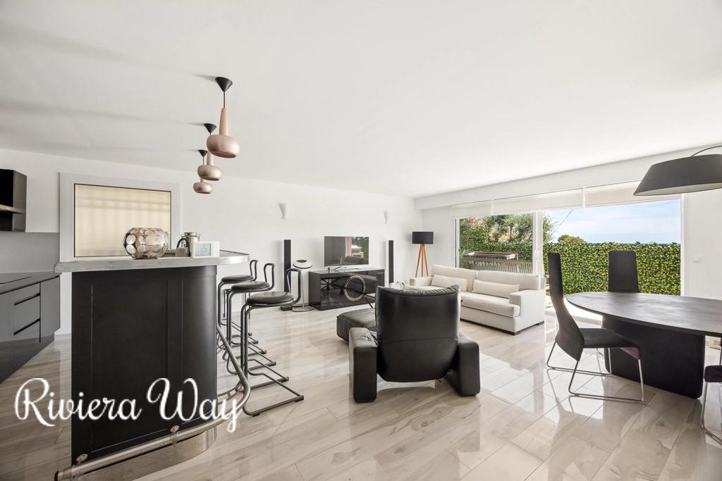 3 room apartment in Villefranche-sur-Mer, photo #8, listing #106401708