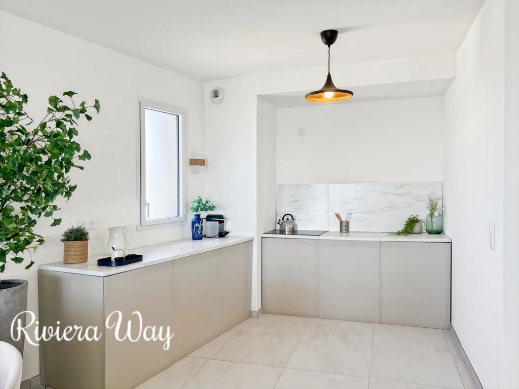 4 room new home in Antibes, photo #4, listing #106178058