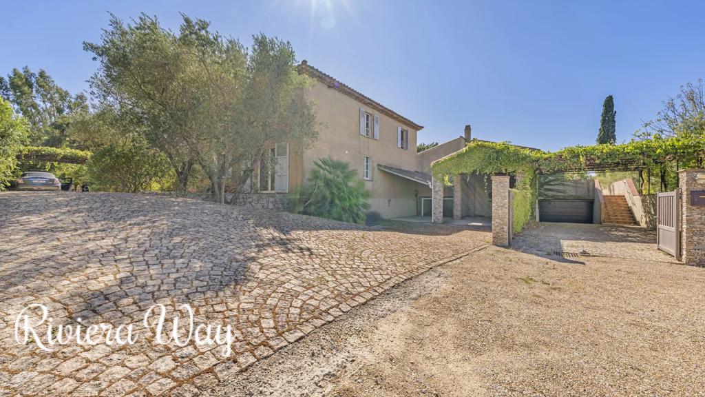 8 room villa in Saint-Tropez, photo #7, listing #104098176