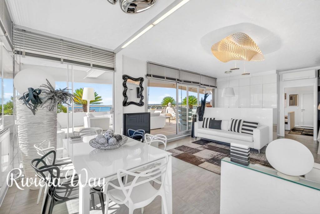 3 room apartment in Villeneuve-Loubet, photo #2, listing #106463028