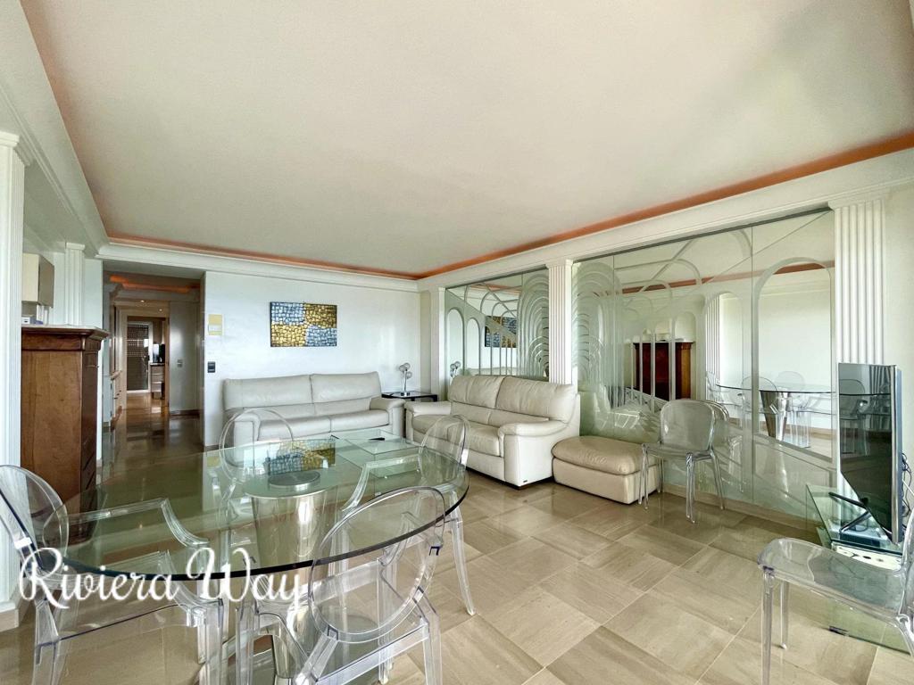 2 room apartment in Cannes, photo #2, listing #88195926