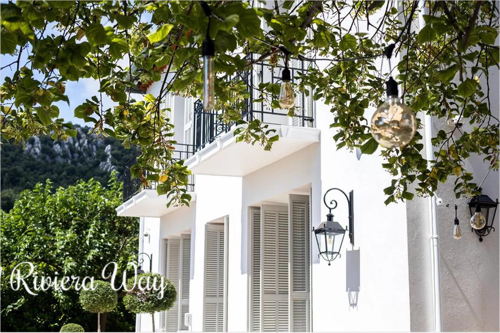 10 room villa in Èze, photo #10, listing #92803452