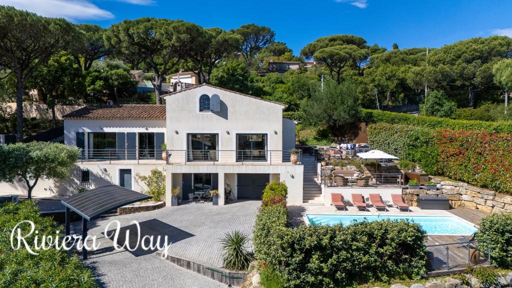 5 room villa in Sainte-Maxime, photo #3, listing #106329006