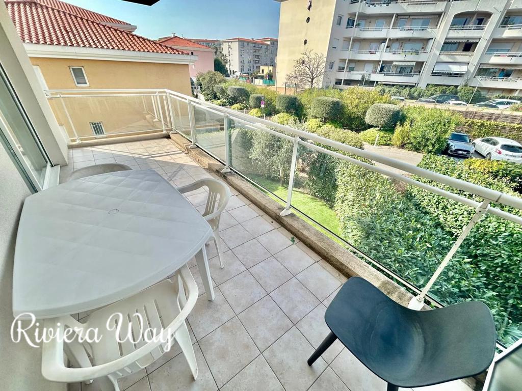 2 room apartment in Juan-les-Pins, photo #5, listing #106127574