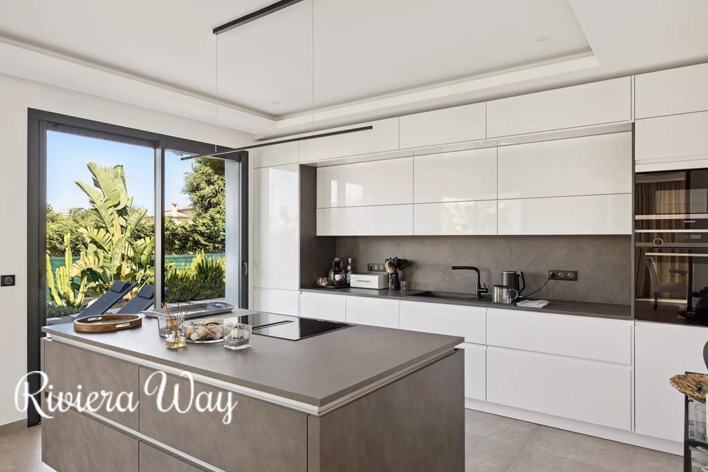 7 room villa in Cap d'Antibes, photo #4, listing #103755792