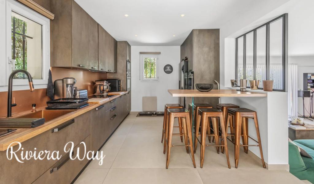6 room villa in Le Cannet, photo #5, listing #106494234