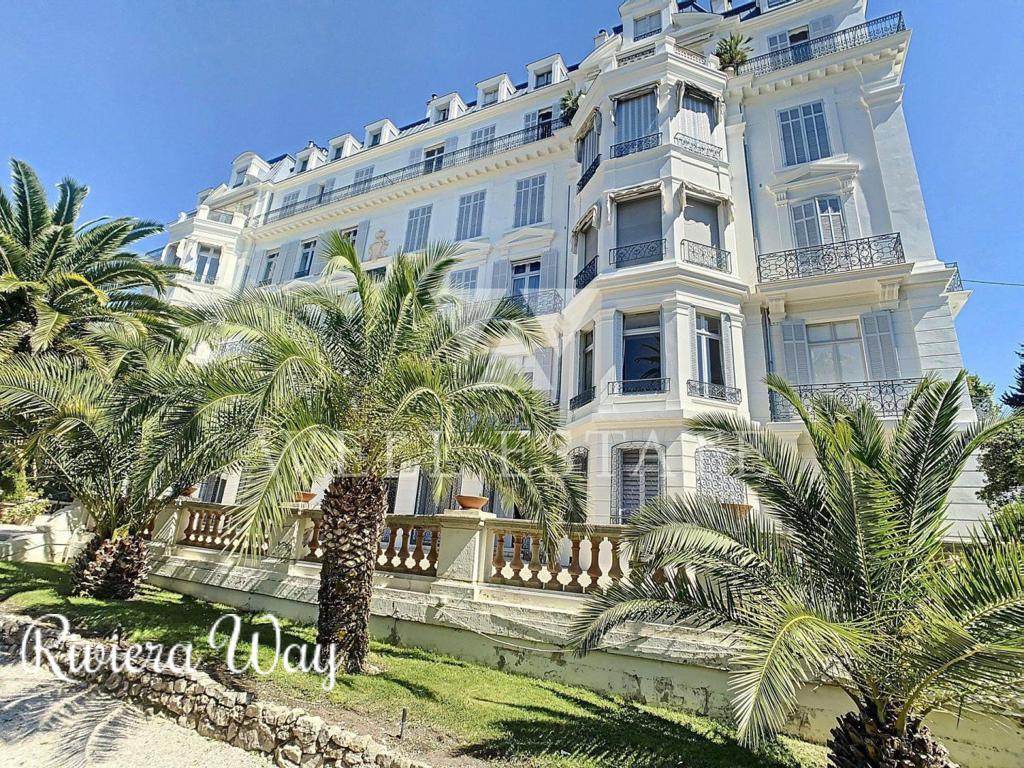 6 room apartment in Cannes, 200 m², photo #1, listing #94703952