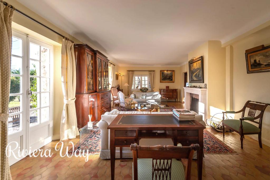 12 room villa in Chateauneuf-Grasse, photo #7, listing #99423744