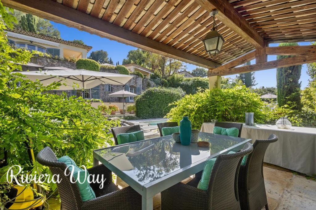 6 room villa in Mougins, photo #1, listing #104216364