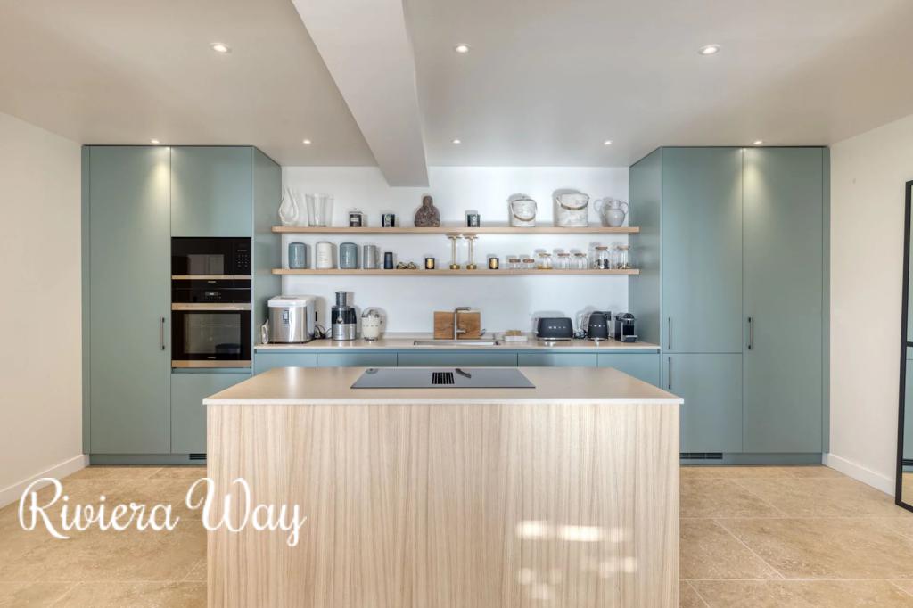 6 room villa in Cavalaire-sur-Mer, photo #8, listing #100557366