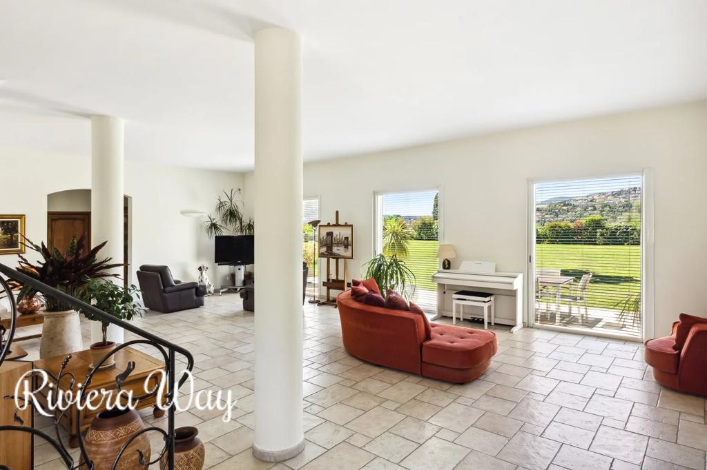 8 room villa in Grasse, photo #8, listing #99500898
