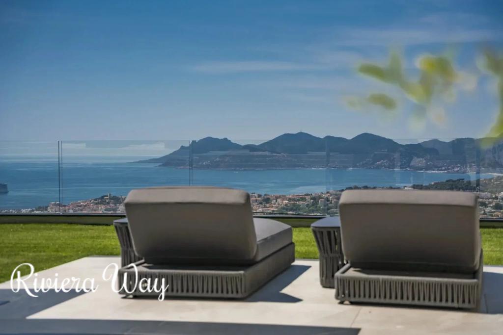 12 room villa in Cannes, photo #2, listing #93664662