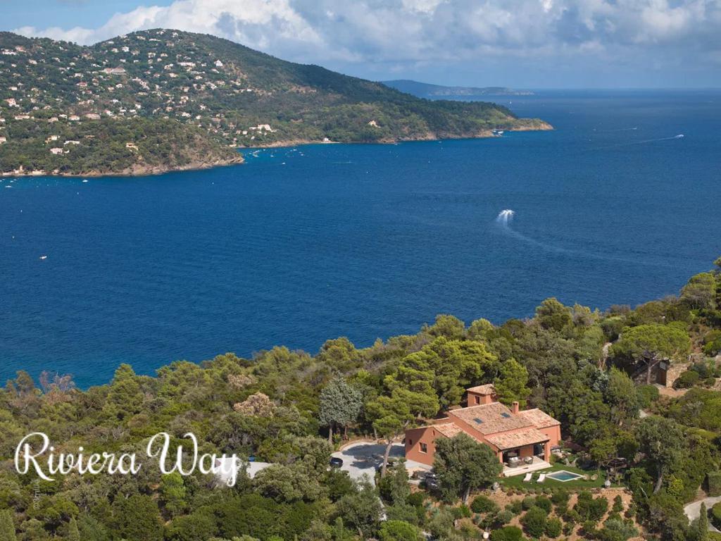 7 room villa in Le Lavandou, photo #2, listing #93447690