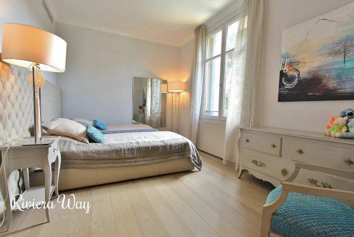Apartment in Antibes, 124 m², photo #7, listing #103197276