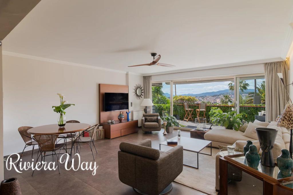 3 room apartment in Cannes, photo #7, listing #106111824