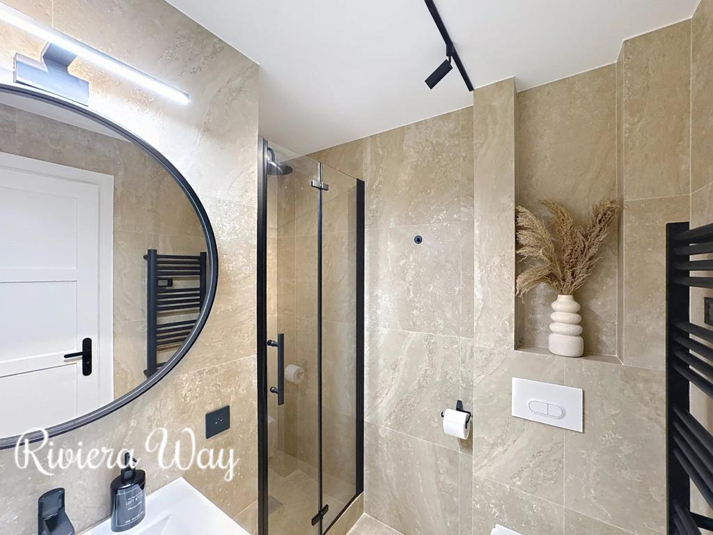 2 room apartment in Cannes, photo #3, listing #104759634