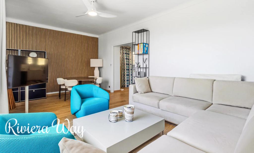 2 room apartment in Cannes, photo #7, listing #106461138