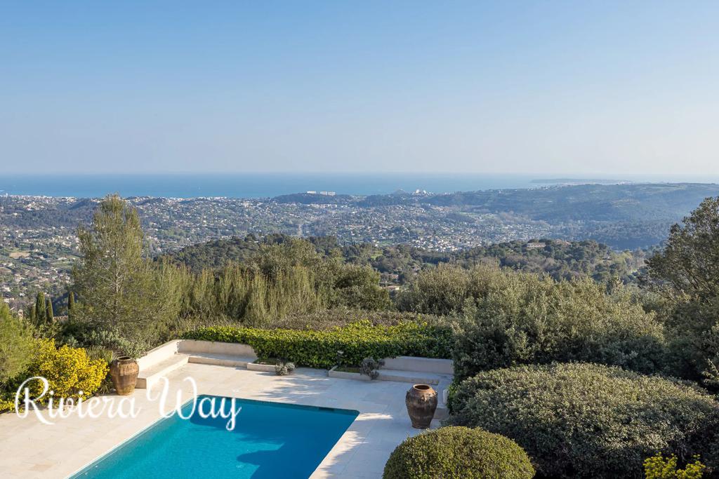 8 room villa in Saint-Paul-de-Vence, photo #10, listing #106130304