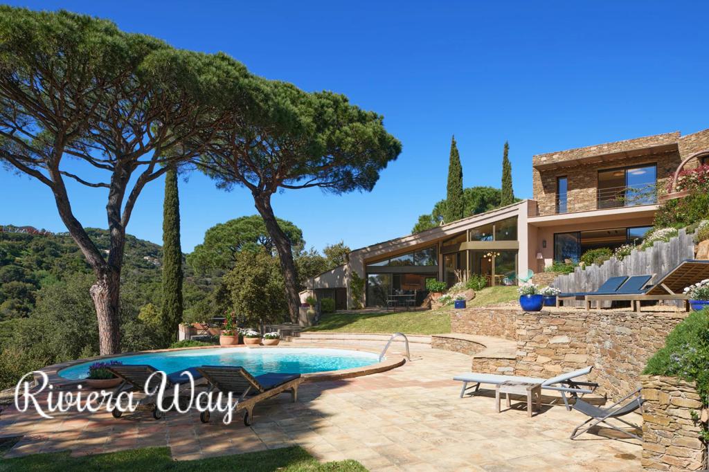 7 room villa in La Croix-Valmer, photo #5, listing #106070874