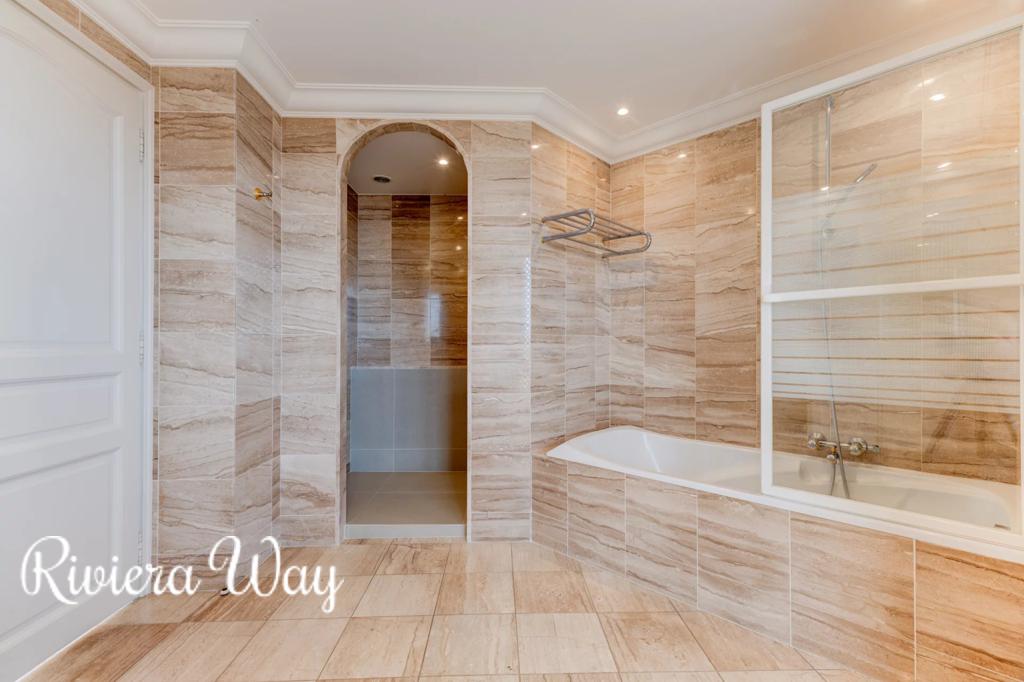 4 room apartment in Cannes, photo #10, listing #106239756