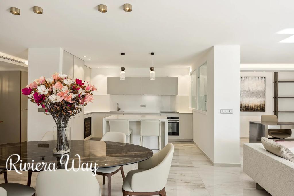 4 room apartment in Cannes, photo #3, listing #103125666