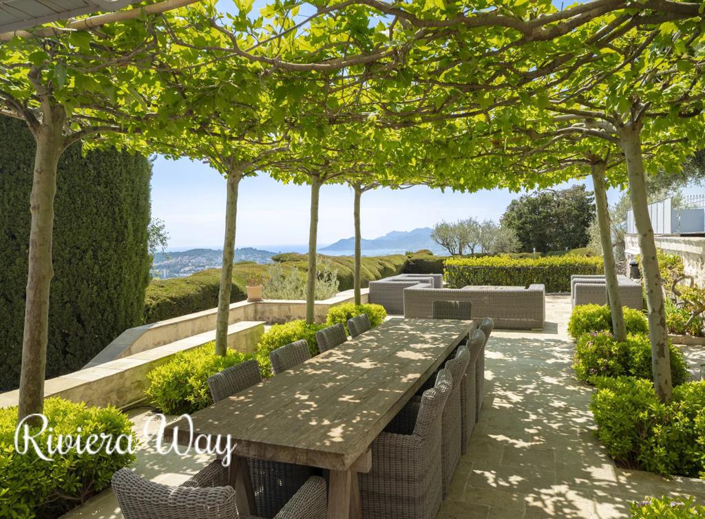 6 room villa in Mougins, photo #1, listing #106259916