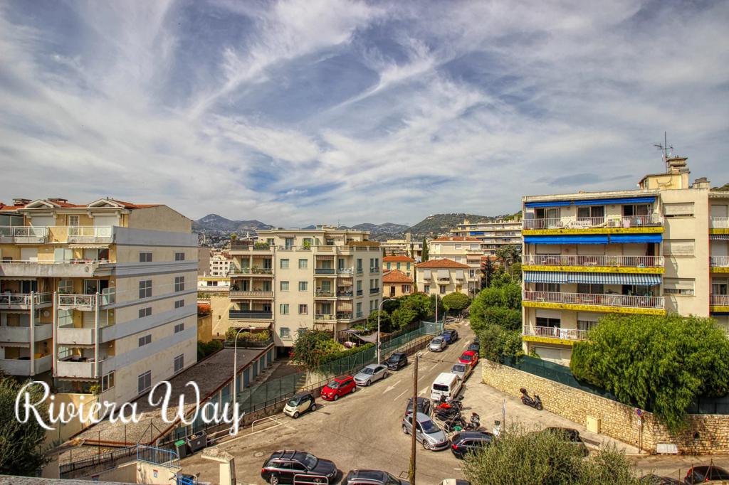 3 room apartment in Le Port, photo #9, listing #103891662
