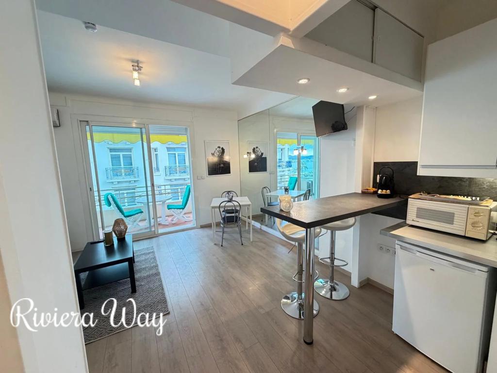 1 room apartment in Boulevard de la Croisette, photo #5, listing #106393728