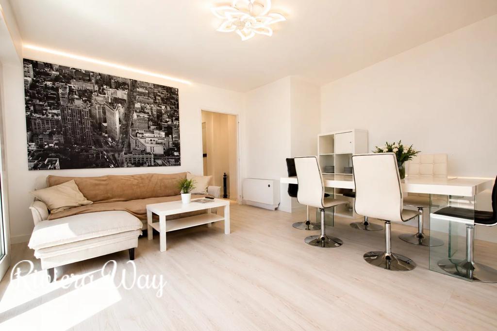 4 room apartment in Fabron, photo #4, listing #105042966