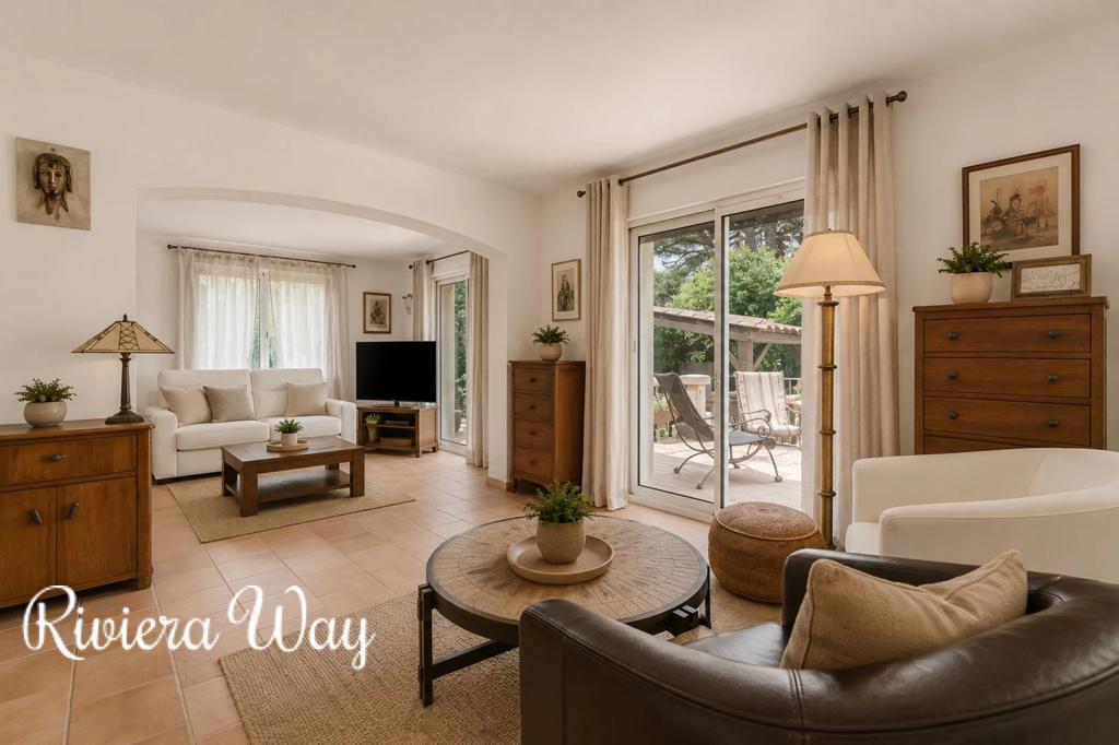 6 room villa in Sainte-Maxime, photo #8, listing #106361178