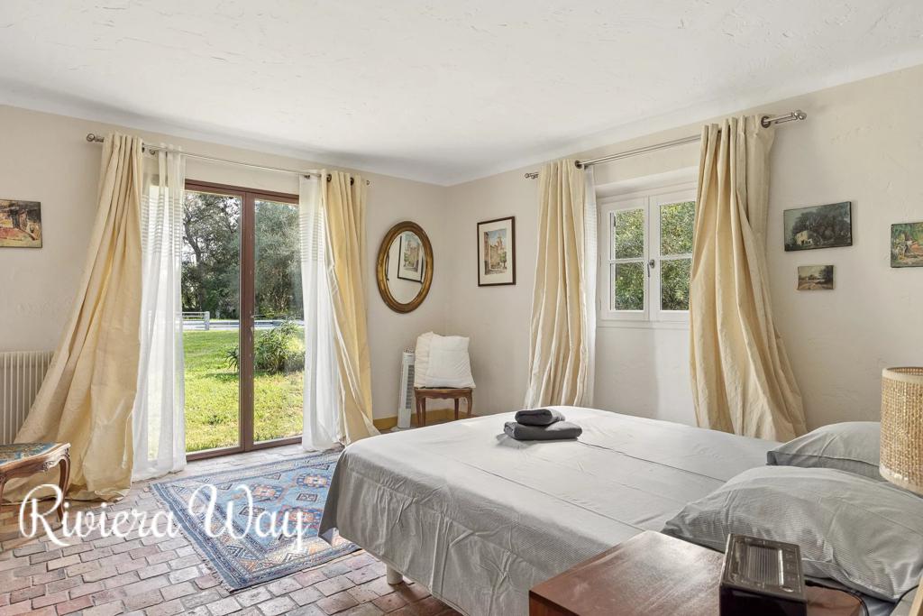 10 room villa in La Colle-sur-Loup, photo #10, listing #106130346