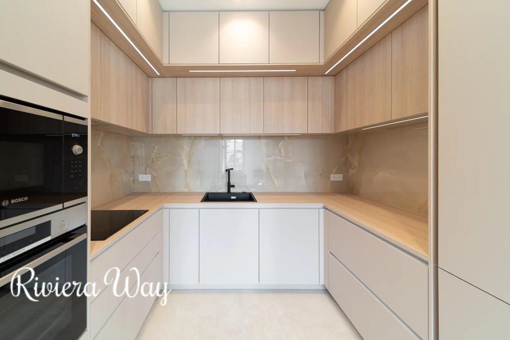 4 room apartment in Cannes, photo #4, listing #105773766