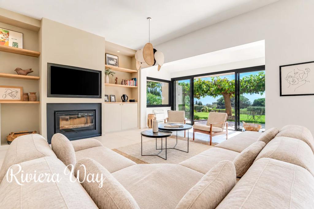 8 room villa in La Croix-Valmer, photo #8, listing #107086896