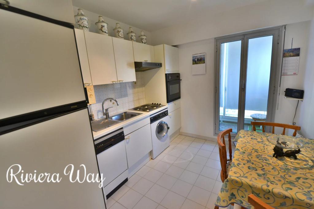 3 room apartment in Antibes, photo #10, listing #99240078