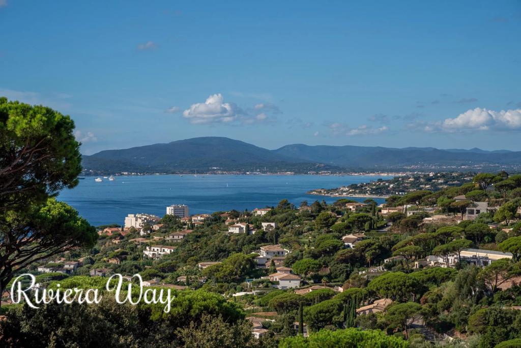7 room villa in Sainte-Maxime, photo #2, listing #107086266