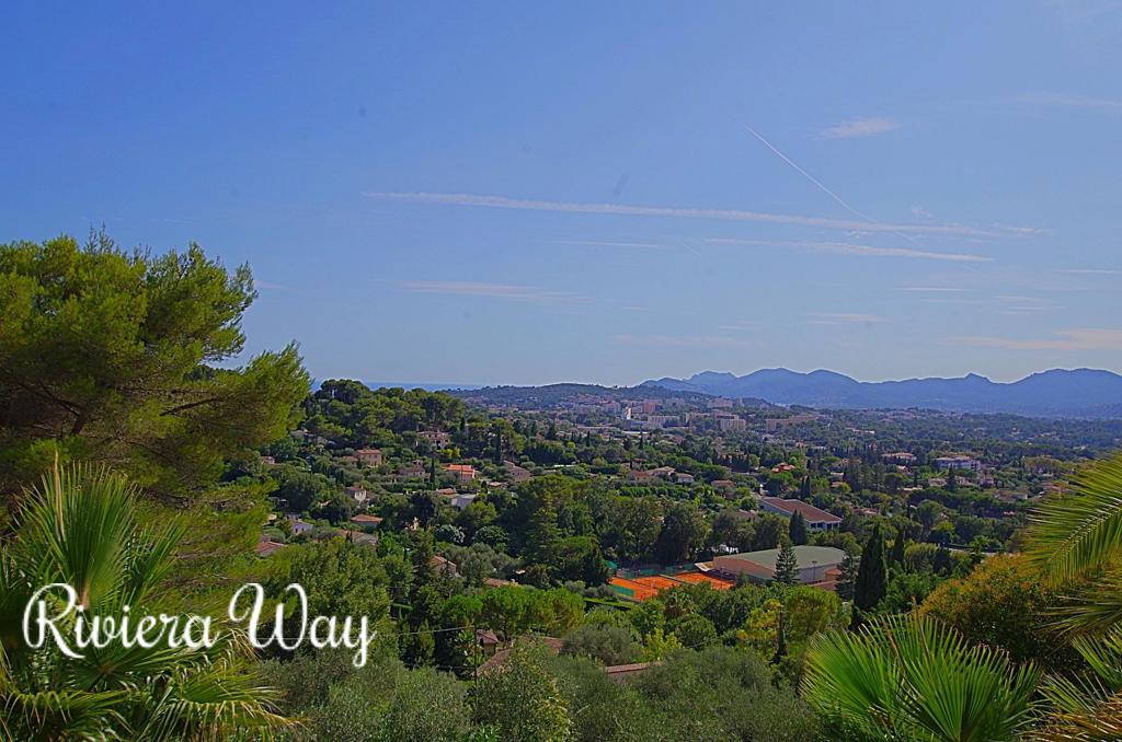 8 room villa in Mougins, photo #4, listing #79156812