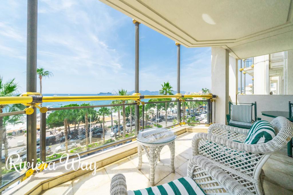 6 room apartment in Boulevard de la Croisette, photo #8, listing #104070036