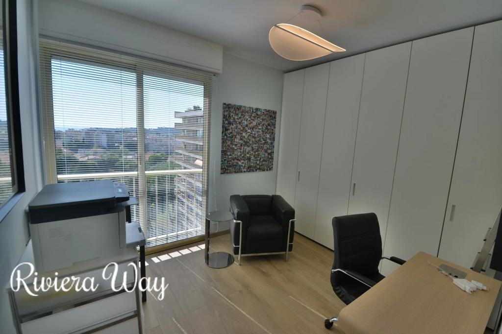 3 room apartment in Antibes, photo #4, listing #106626156