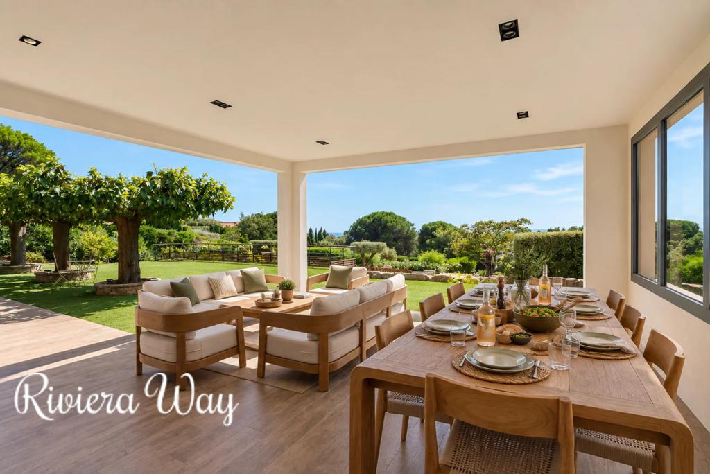 8 room villa in La Croix-Valmer, photo #4, listing #107086896