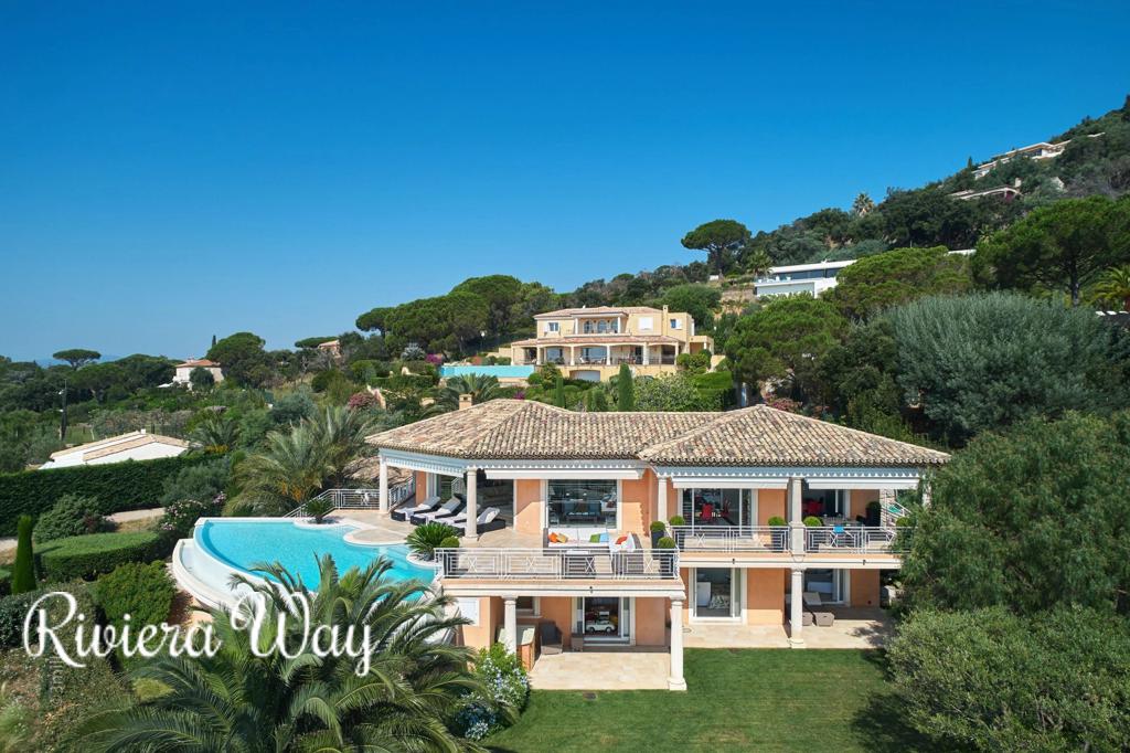8 room villa in Grimaud, photo #2, listing #107128056
