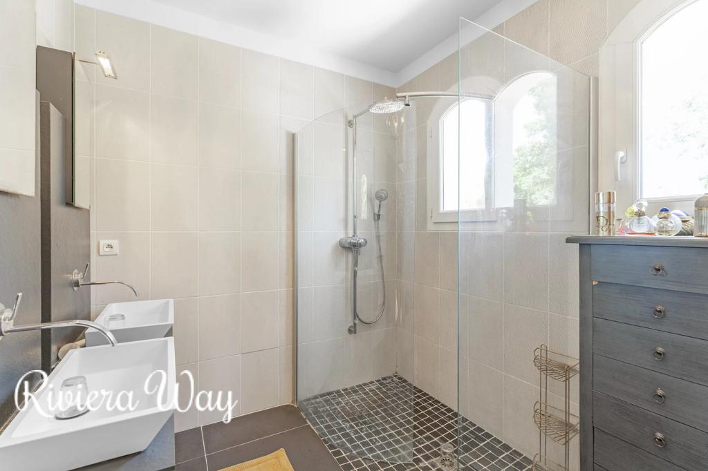 10 room villa in Bormes-les-Mimosas, photo #8, listing #90498156