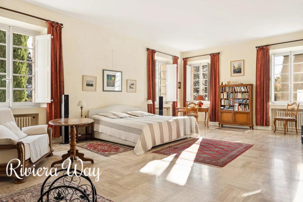14 room villa in Fayence, photo #2, listing #97806492