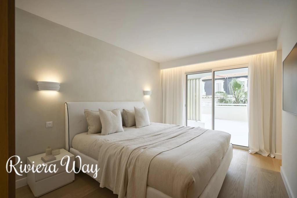 4 room apartment in Cannes, photo #5, listing #105601482