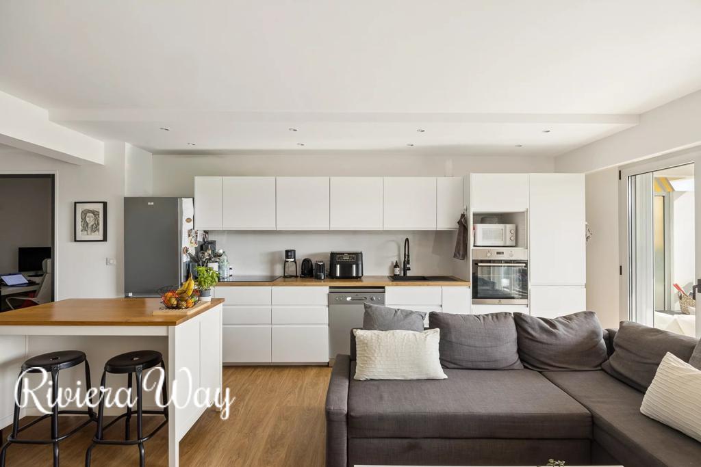 3 room apartment in Antibes, photo #8, listing #106488648
