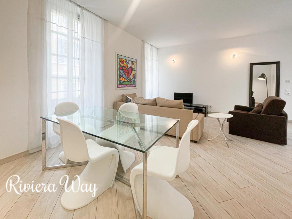 2 room apartment in Cannes, photo #2, listing #106248282