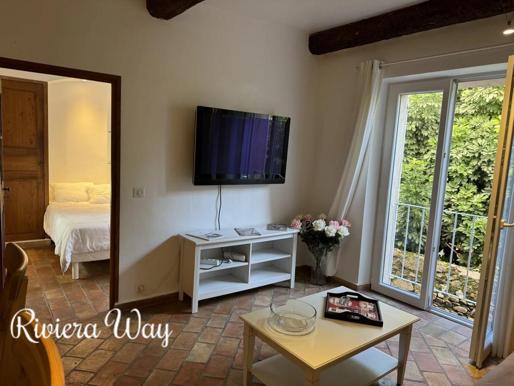 2 room apartment in Saint-Tropez, photo #6, listing #101341086