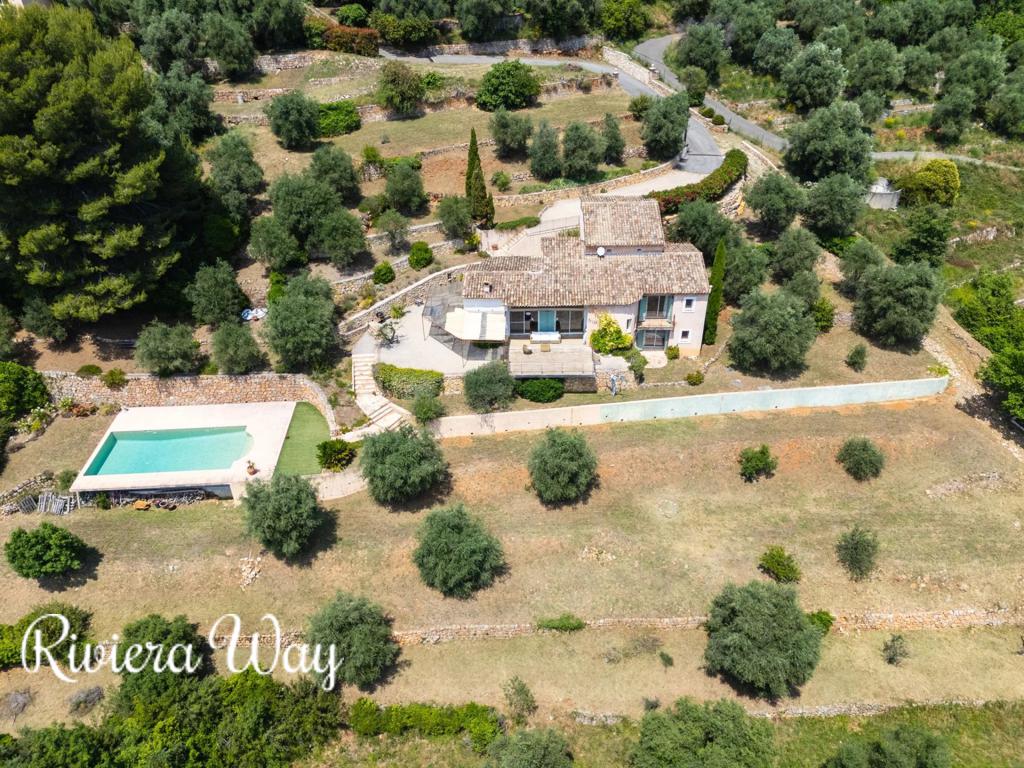 6 room villa in Grasse, photo #2, listing #106454922