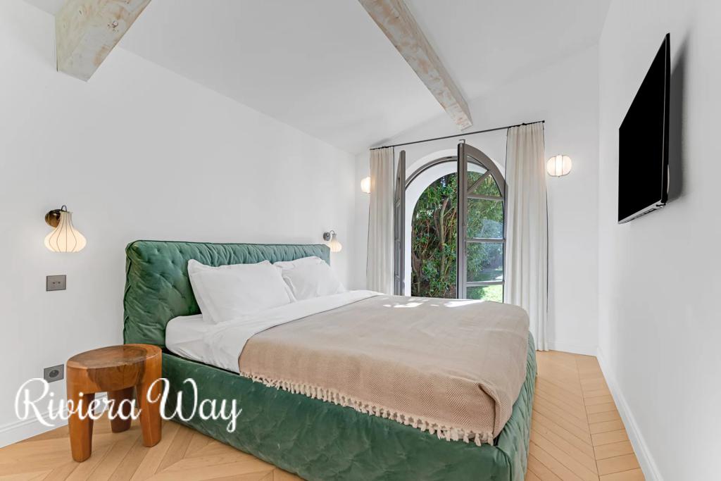 8 room villa in Saint-Tropez, photo #7, listing #105622146