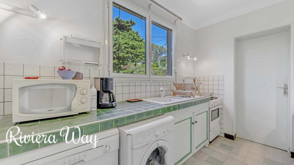 11 room villa in Fréjus, photo #5, listing #103794306