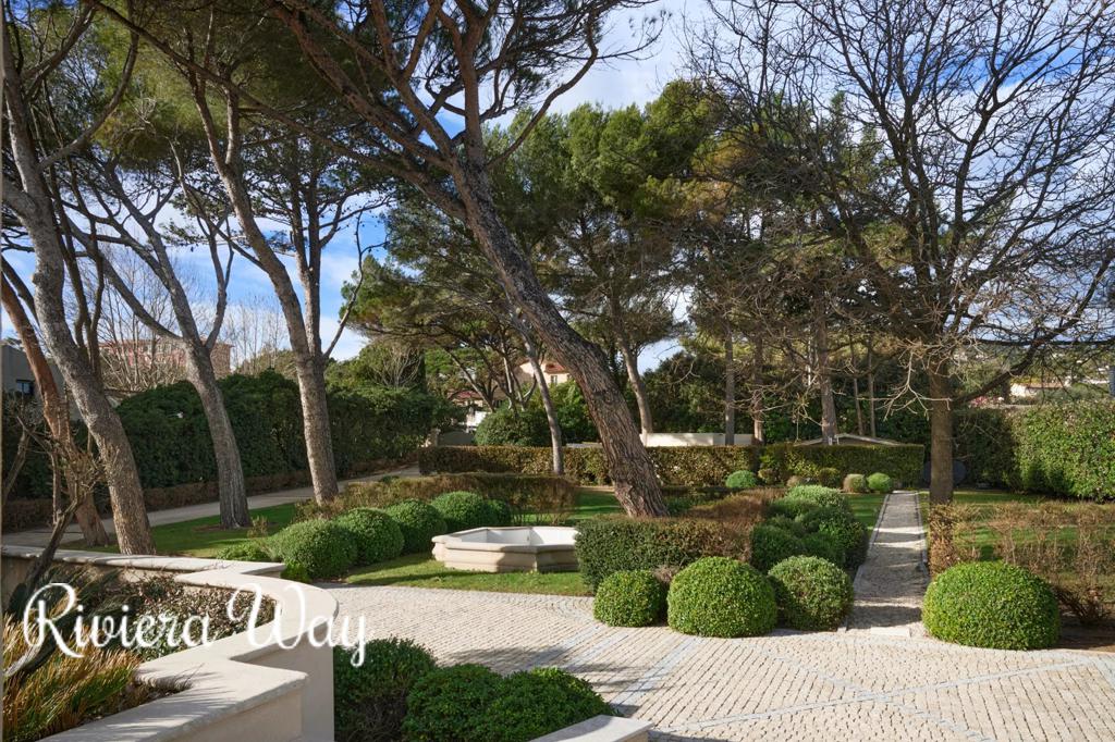 13 room villa in Grimaud, photo #6, listing #105671202